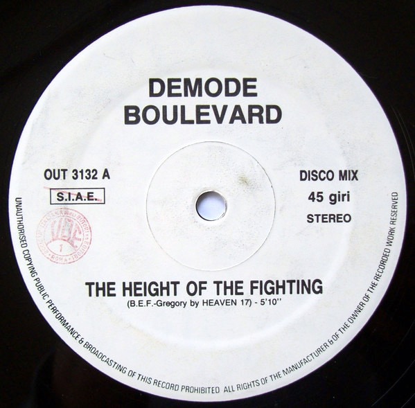 Now playing: Demode Boulevard - The Height Of The Fighting